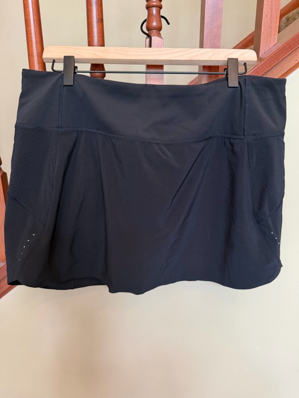 Athleta Black Run With It Skort